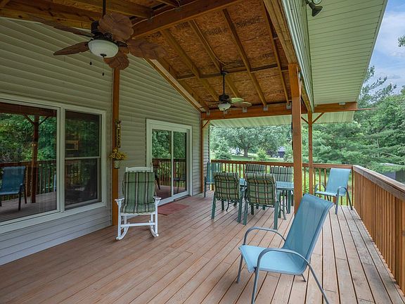 3rd image of 13 Valley View Dr