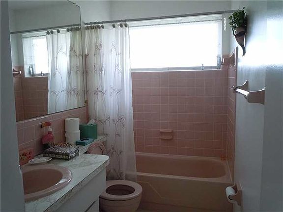 5th image of 4900 NW 48th Ave