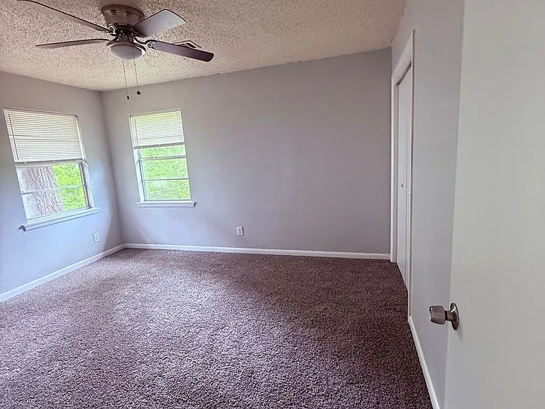 9110 Woodford Dr — Photo 9