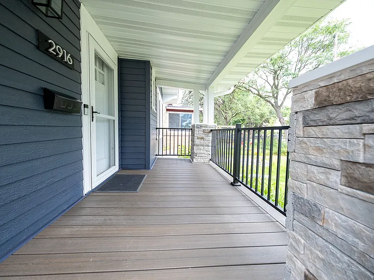 2916 Johnson St NE — Photo 31