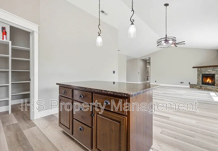 4806 Tamarisk Dr — Photo 17
