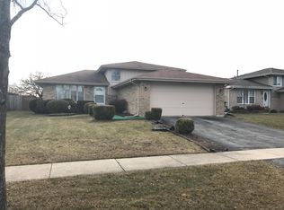 4047 Indian Hill Dr, Country Club Hills, IL