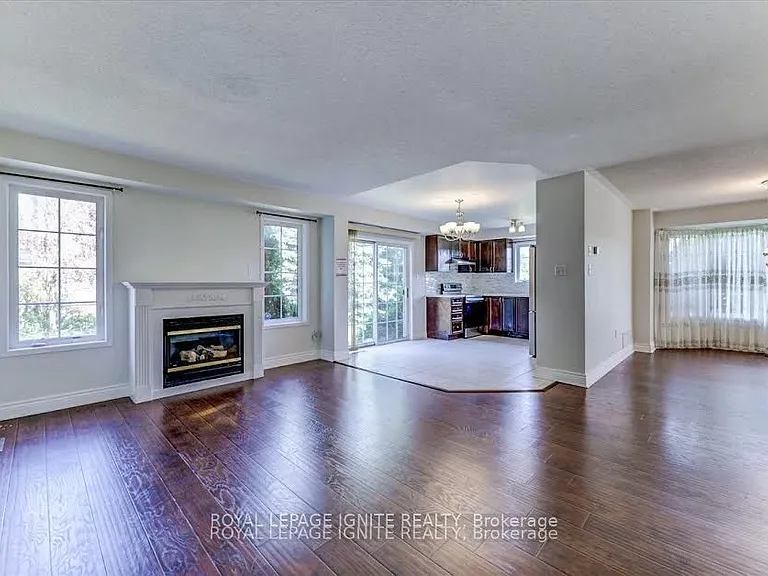 57 Armitage Cres — Photo 17