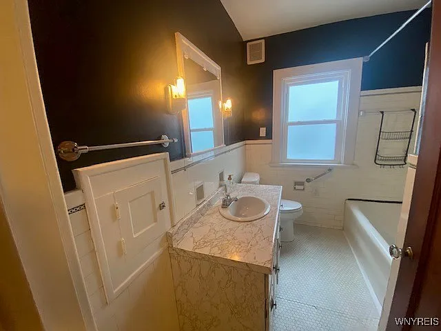 27 Henley Rd #LOWER — Photo 10