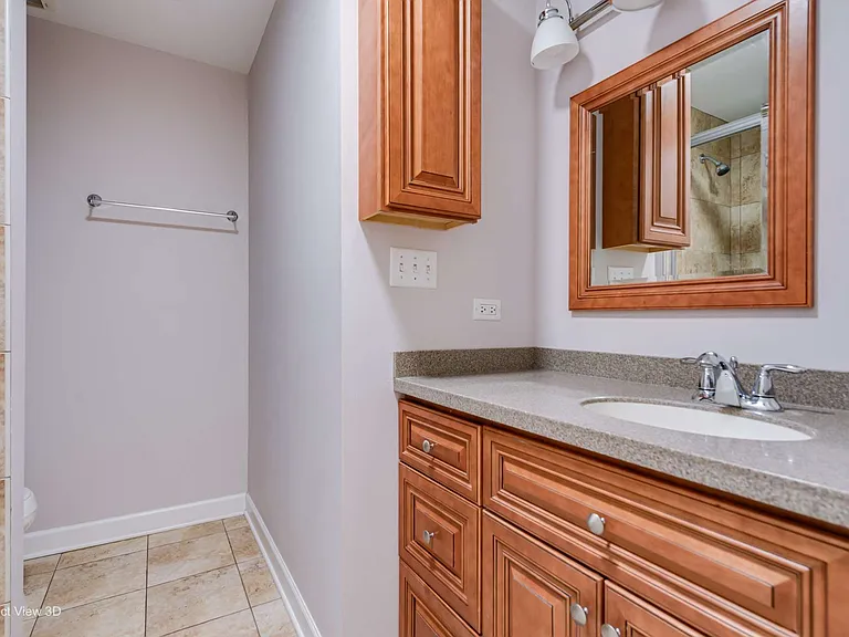 900 Ashford Ln — Photo 15