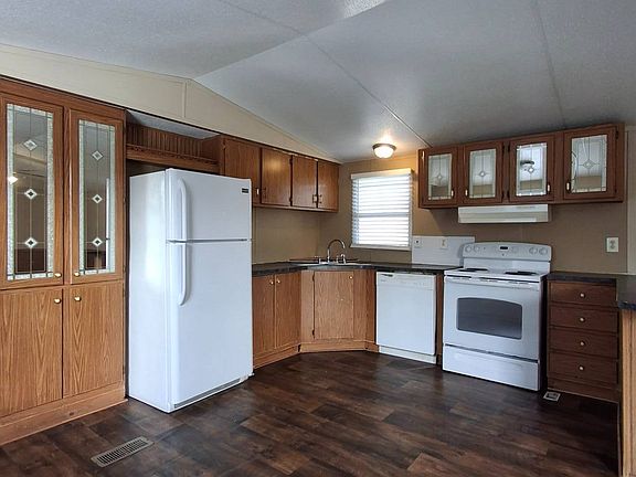 4th image of 935 Harolds Rd