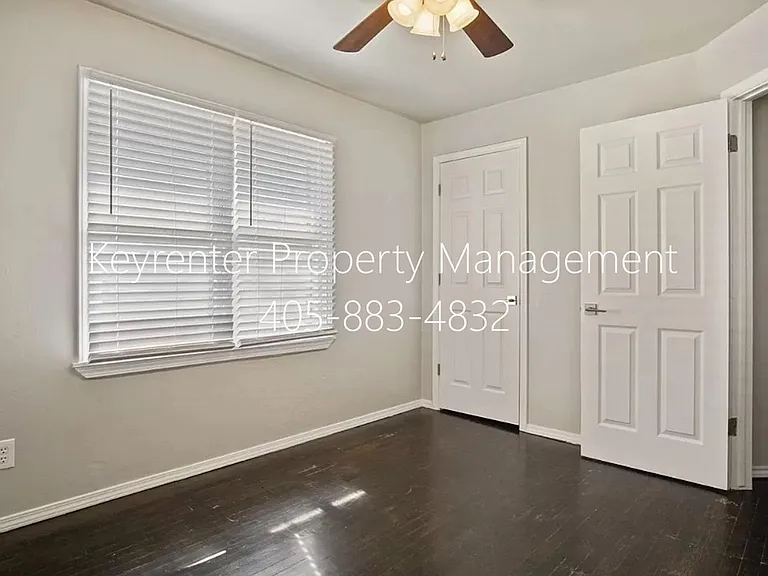 3937 SW 27th Pl — Photo 17