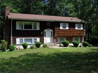 4 Kelly Ct, Airmont, NY 10952
