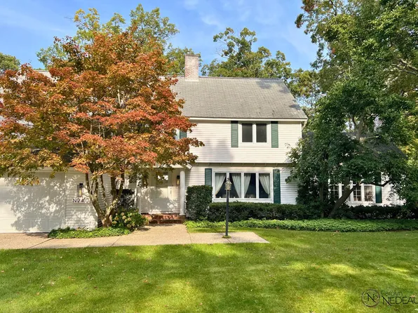 410 E Circle Dr, Muskegon, MI 49445