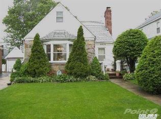 2372 Rockville Centre Pkwy, Oceanside, NY 11572