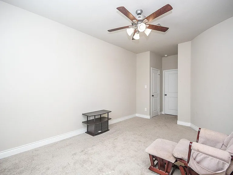 10119 Peytons Grace Ln — Photo 38