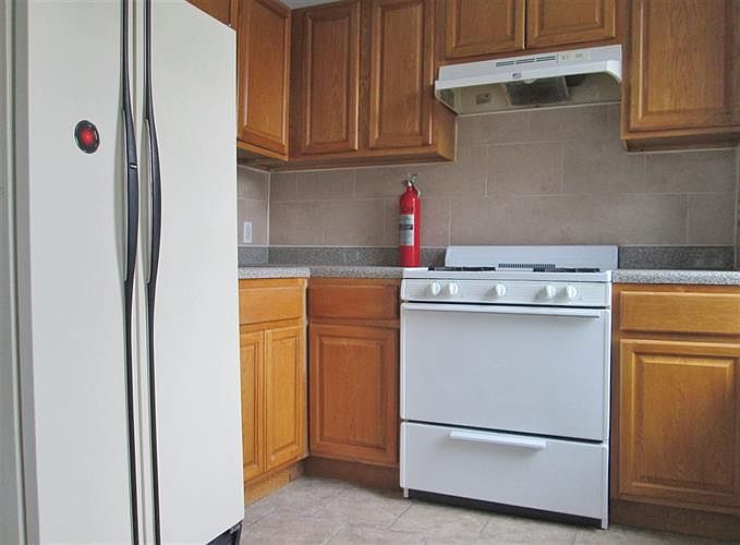 1st image of 327 Baldwin Ave APT 6