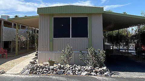 Front view of home