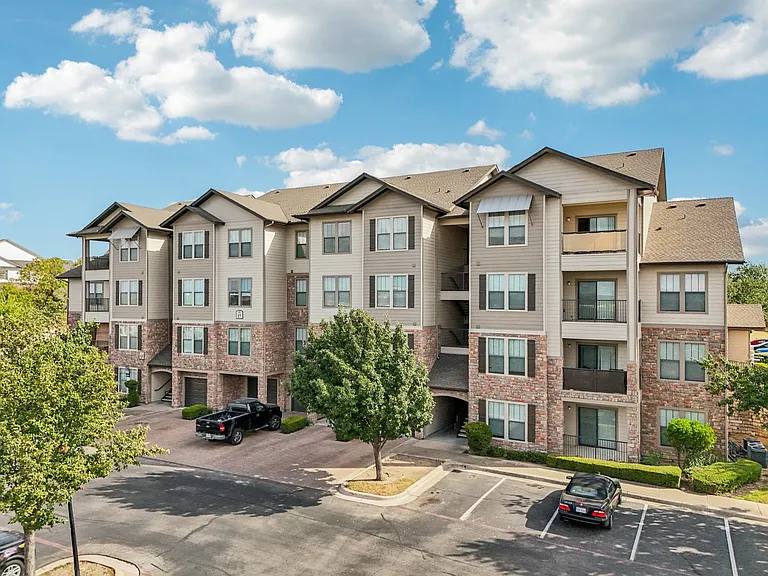 Las Brisas Apartments in Round Rock, Texas