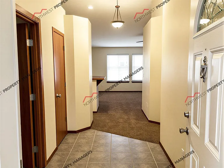 148 Wind River Dr — Photo 5