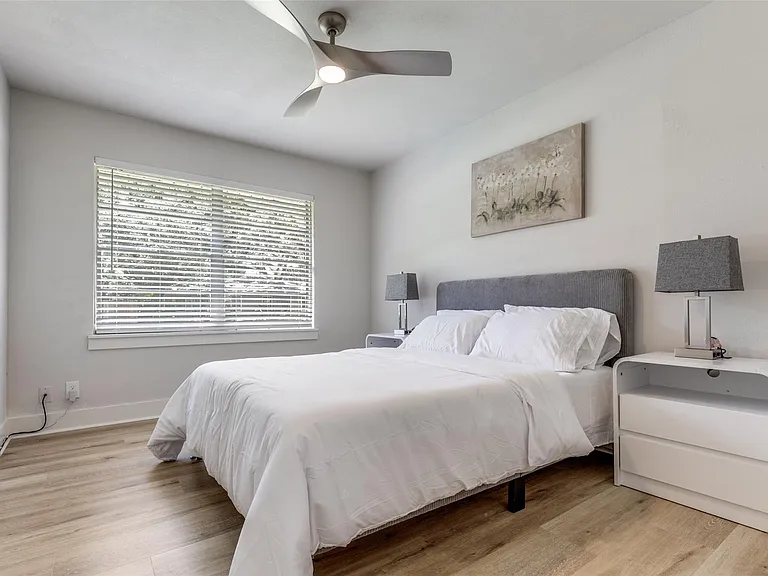 4034 Woodfin St — Photo 16