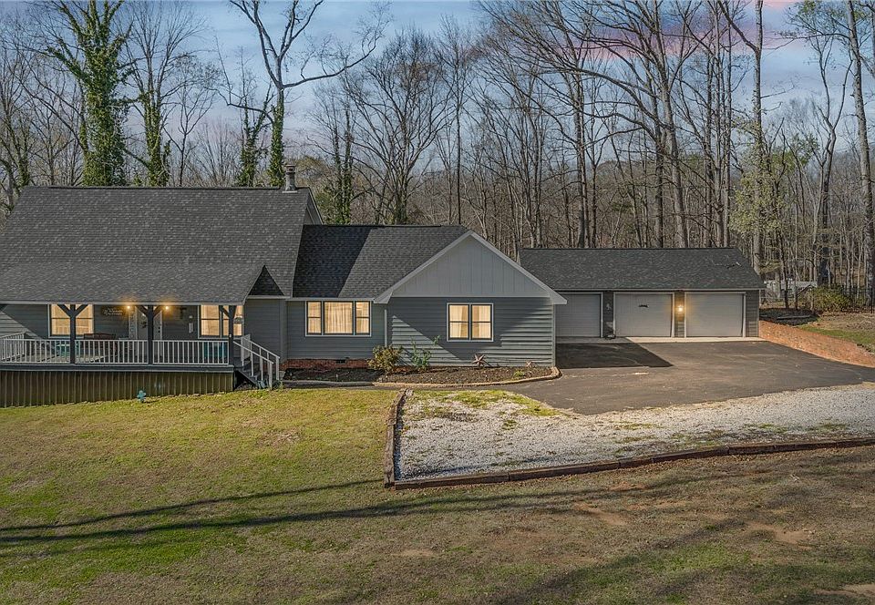 1st image of 390 Tranquil Dr