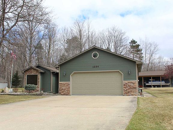 2nd image of 1694 Springwood Dr