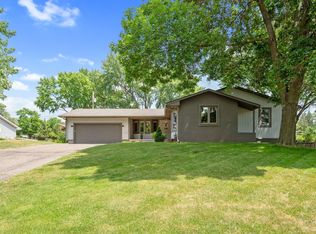 2320 Zealand Ave N, Golden Valley, MN 55427