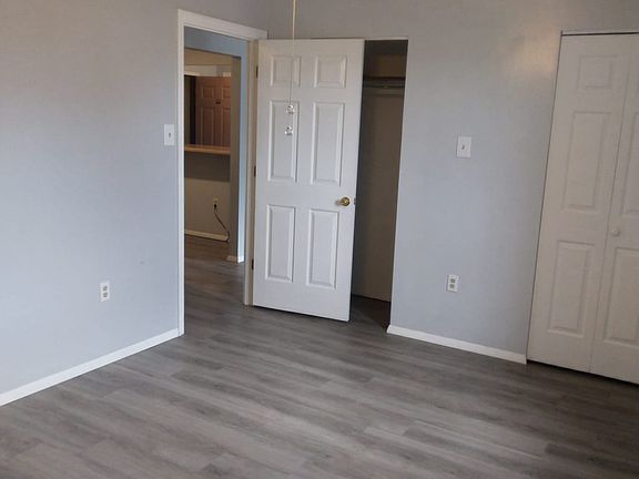 5th image of 333 Manown St #102