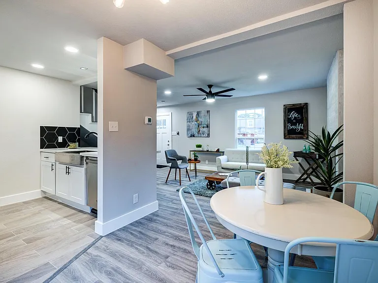 5001 Cottonwood Cir #B — Photo 10