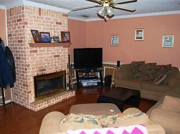 5th image of 1116 Rolling Hills Dr