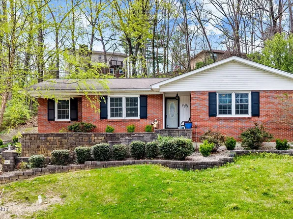 9108 Royal Oak Dr, Louisville, KY 40272