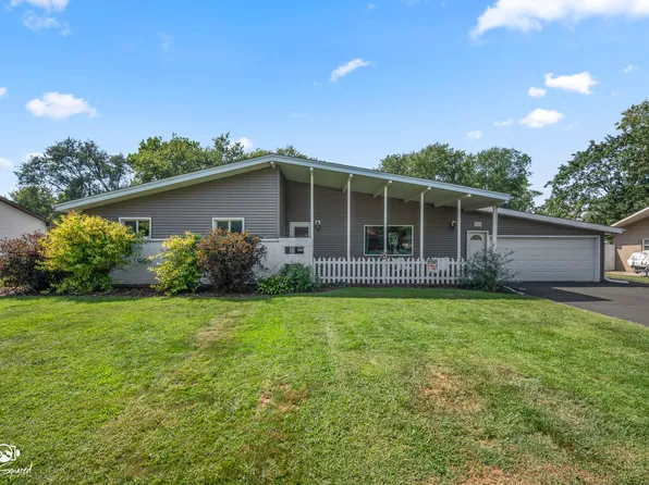 856 N Western Hills Dr, Kankakee, IL 60901
