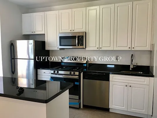 Rented by Uptown Property Group | media 23