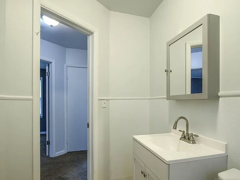 2536 W Easton St N — Photo 20