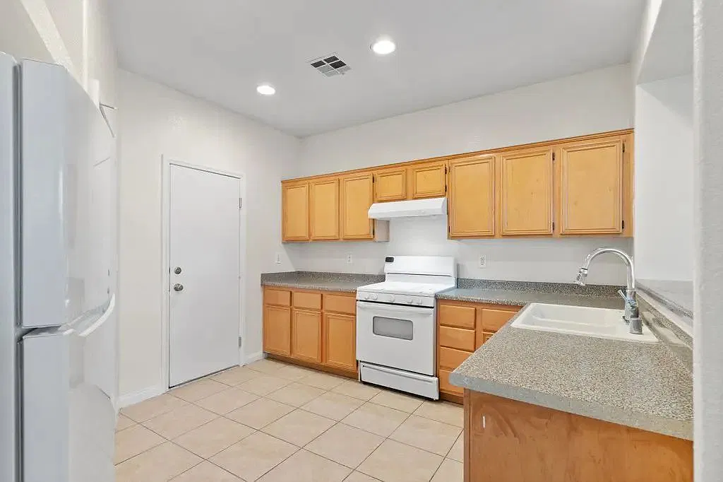9512 Canyonland Ct — Photo 4