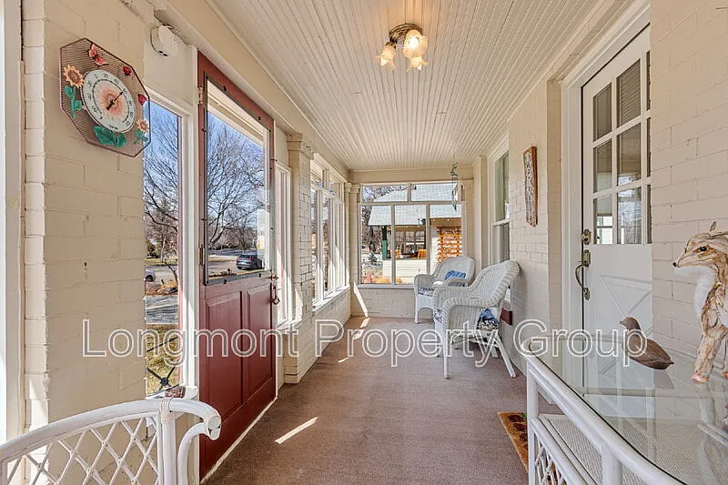 4 bed, 2.0 bath, 1736 sqft, $3,000 — Photo 3
