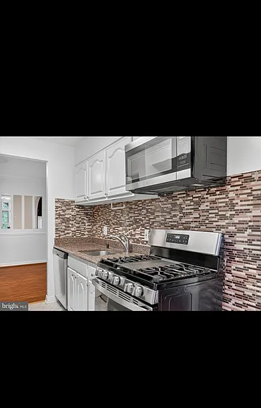 3330 Woodburn Village Dr #33 — Photo 9