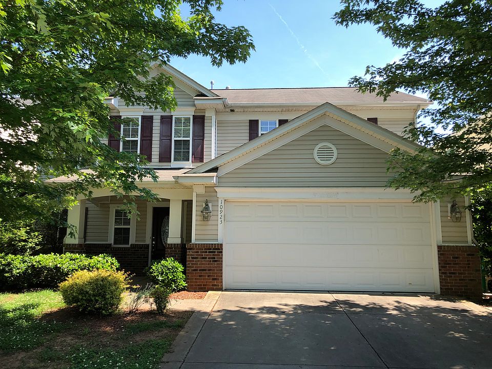 1st image of 10923 Kinnairds St