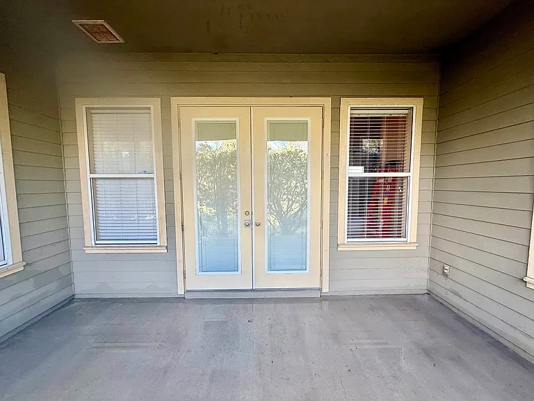 Entry form side patio