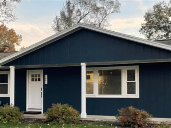 1641 Derwen Dr, Iowa City, IA 52246