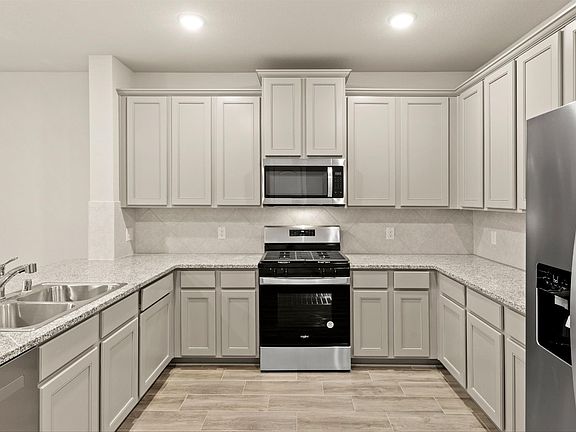 4th image of 3112 Providence Pl Building 2