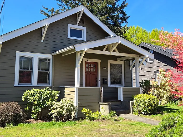 3417 42nd Ave SW — Photo 1