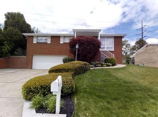 121 Bucknell Dr, Springdale, PA 15144