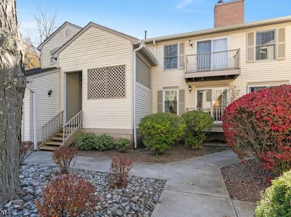 63 Commonwealth Dr, Bernards Twp., NJ 07920