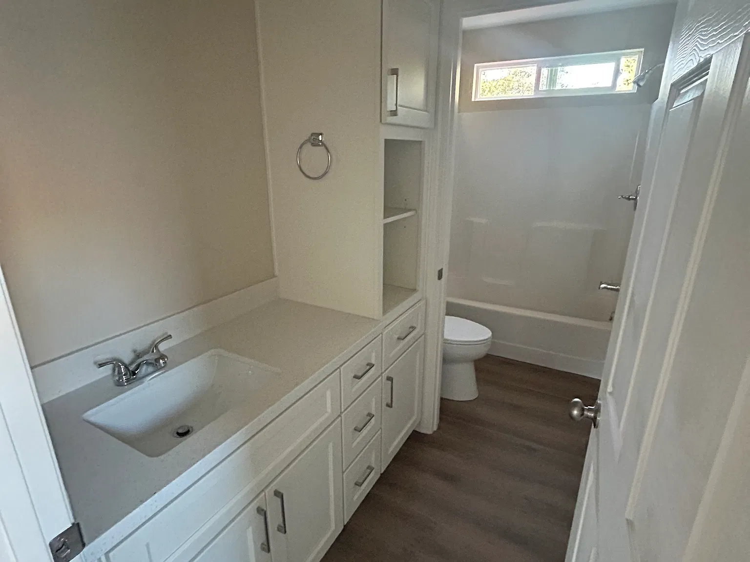 2 bed, 712 sqft, $2,150 — Photo 3