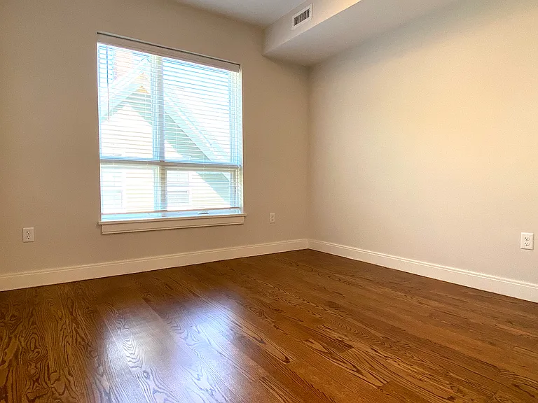 9 Everett St #2 — Photo 5