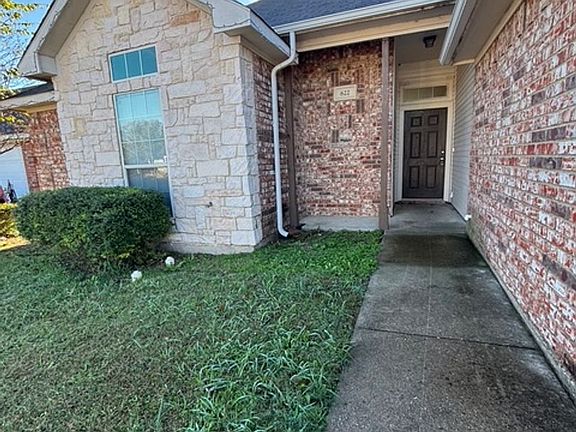 2nd image of 622 Oliver Ln