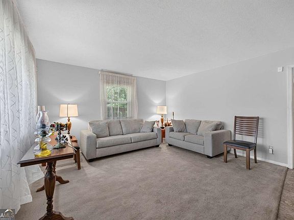 5th image of 3008 Thornberry Ln SW