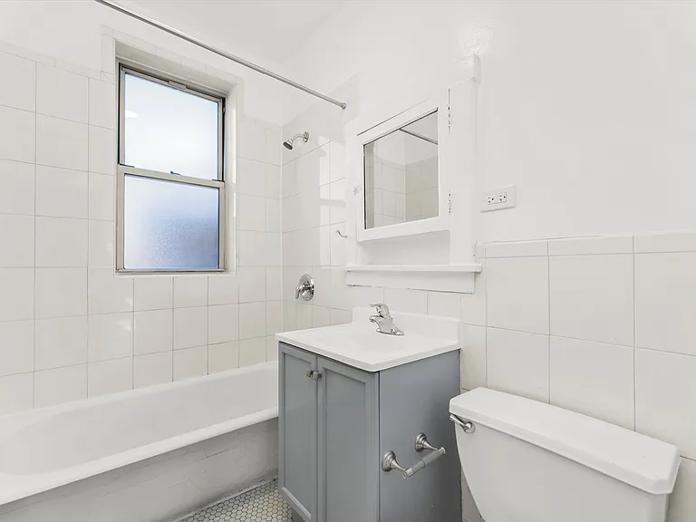 4748 W Roscoe St #3 — Photo 7