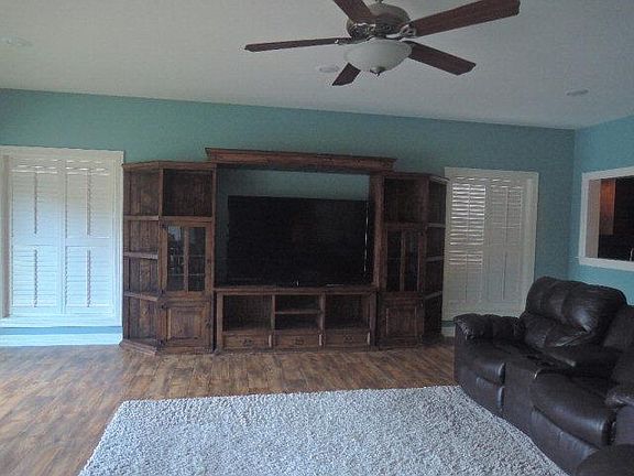 2nd image of 251 Lakeview Dr