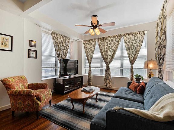 4th image of 5621 Pershing Ave APT 31
