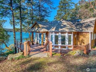 647 Shore Drive, Eastsound, WA, 98245