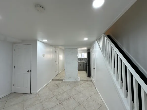 101 Pioneer Street image 5 of 13