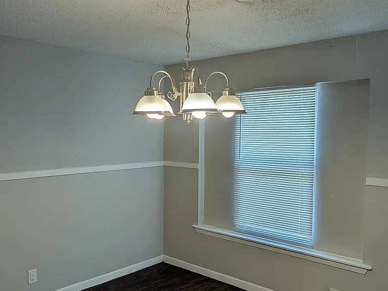 4800 Dunlap Dr — Photo 10